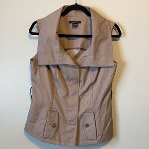 Robert Louis Fitted Stripped Vest W/Hidden Buttons